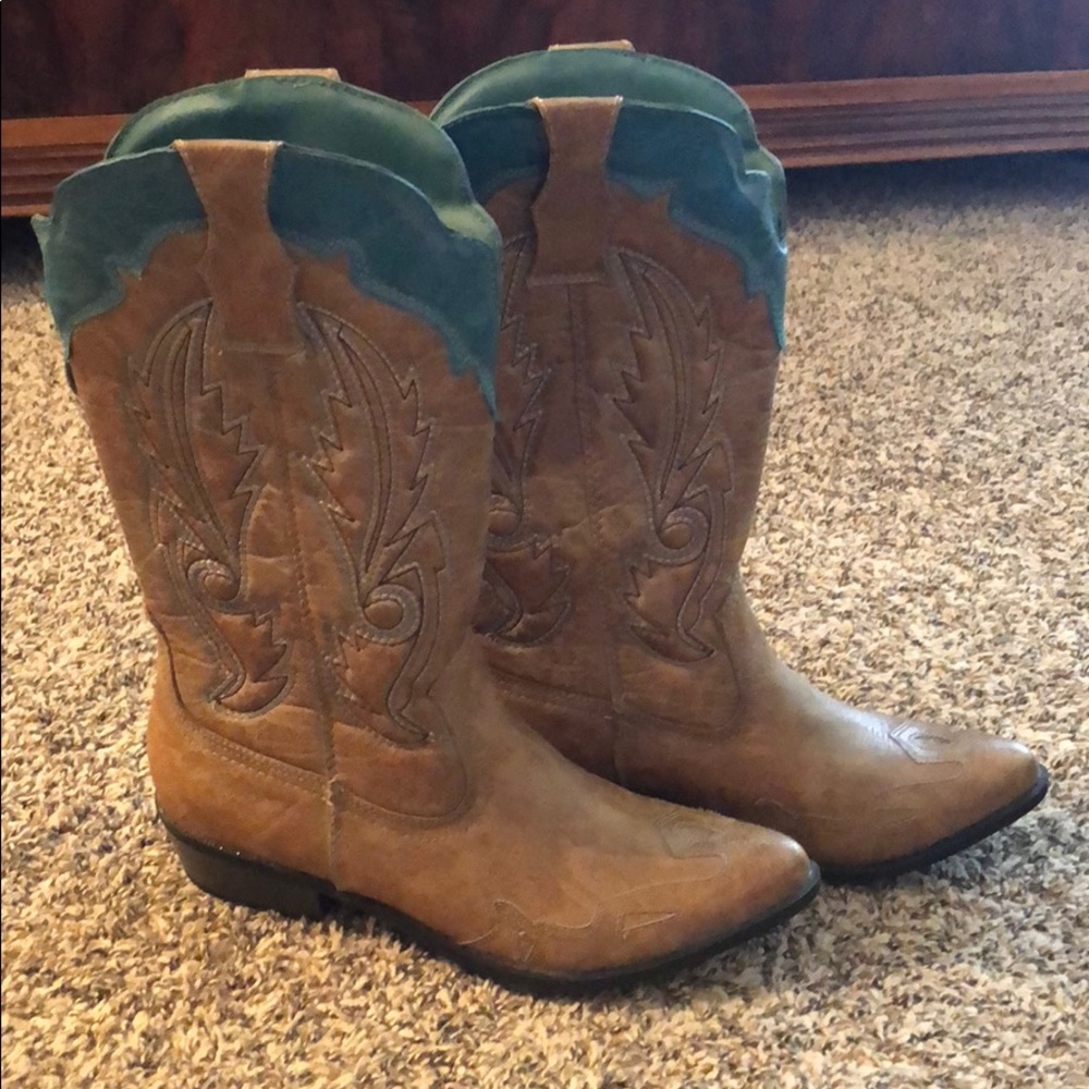 Coco nuts boots